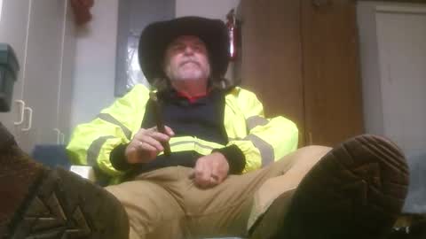 Snapshot of tennredneck chatting on January 2025 05:21:01 AM Tennredneck online show from January 2025 05:21:01 AM