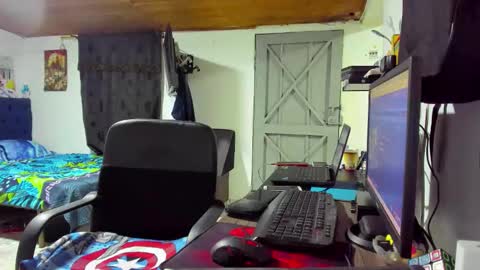 teoyes_ online show from November 2025 11:48:01 PM