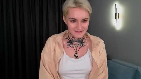 Maria online show from December 2025 01:04:02 PM