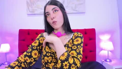 Snapshot of teresa_moon chatting on December 2024 08:07:02 PM  TERESA  Give me a good rating if you enjoy my show  online show from December 2024 08:07:02 PM