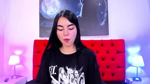 Snapshot of teresa_moon chatting on February 2025 07:51:01 PM  TERESA  Give me a good rating if you enjoy my show  online show from February 2025 07:51:01 PM