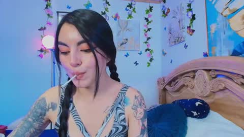Snapshot of teresa_moon chatting on September 2025 05:47:02 PM  TERESA  Give me a good rating if you enjoy my show  online show from September 2025 05:47:02 PM