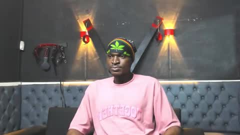 terranze_z online show from December 2025 07:07:01 PM