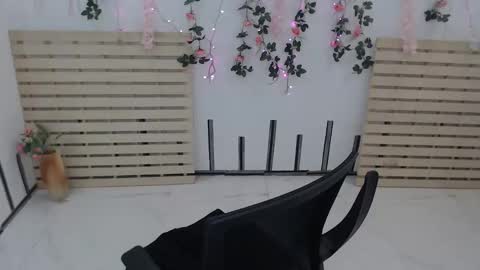 tessa0943 online show from October 2025 10:54:02 PM