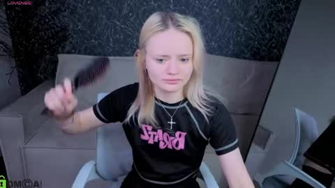 Tessa online show from April 2026 01:52:02 AM