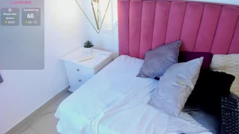 TERESA  online show from October 2025 09:32:02 PM