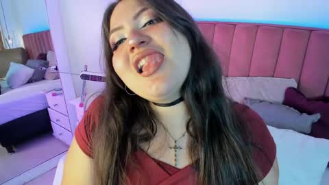 Snapshot of tessa_sinclaire chatting on April 2026 08:48:02 PM TERESA online show from April 2026 08:48:02 PM