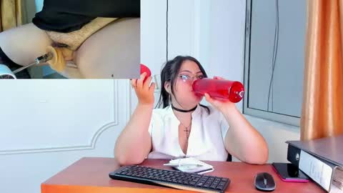 Snapshot of tessa_sinclaire chatting on May 2026 09:12:02 PM TERESA online show from May 2026 09:12:02 PM