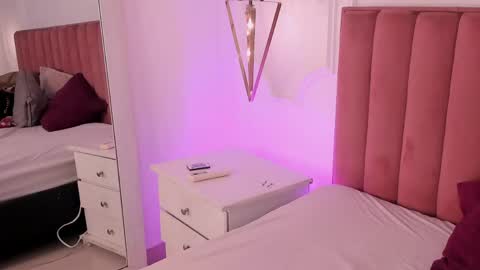 Snapshot of tessa_sinclaire chatting on May 2026 09:31:02 PM TERESA online show from May 2026 09:31:02 PM