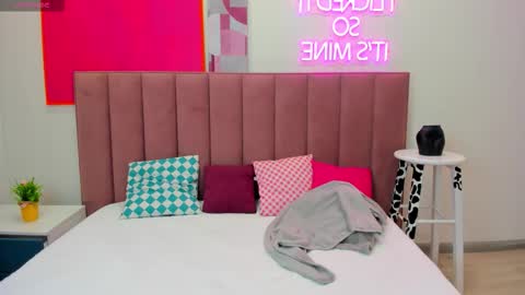 Tessa 3 online show from October 2025 01:28:02 AM