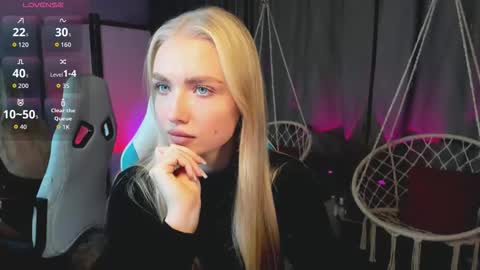 TessaHamilton online show from November 2025 12:16:02 PM