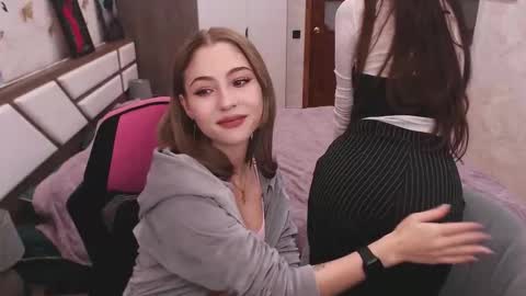 Tessa online show from September 2025 11:56:02 AM