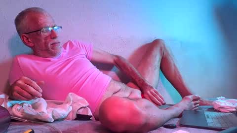 Snapshot of texpig chatting on September 2025 02:27:02 PM TexPig online show from September 2025 02:27:02 PM