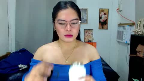 tgirlselena online show from December 2025 02:15:01 PM