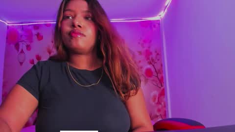 Snapshot of thais_waldrof chatting on October 2025 04:13:01 AM Andreina online show from October 2025 04:13:01 AM