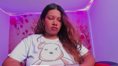 Snapshot of thais_waldrof chatting on November 2025 04:25:01 AM Andreina online show from November 2025 04:25:01 AM