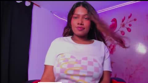 Snapshot of thais_waldrof chatting on November 2025 03:27:01 AM Andreina online show from November 2025 03:27:01 AM