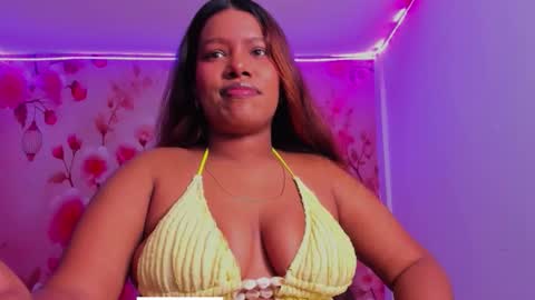 Snapshot of thais_waldrof chatting on November 2025 03:27:01 AM Andreina online show from November 2025 03:27:01 AM