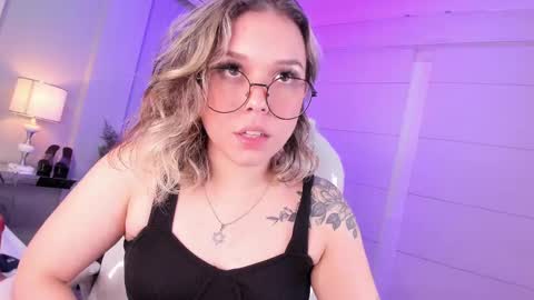 Snapshot of thalia21_ chatting on March 2025 08:02:02 AM Thalia21 online show from March 2025 08:02:02 AM