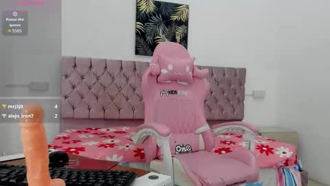 Snapshot of thalia_ssmith chatting on February 2026 08:49:02 PM thalia online show from February 2026 08:49:02 PM