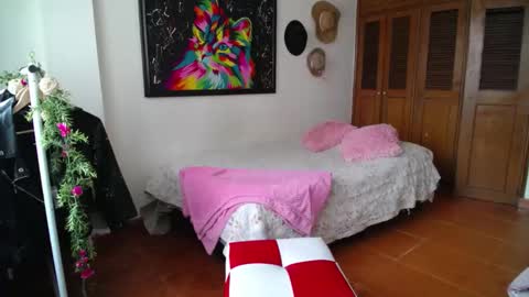    online show from December 2024 06:53:01 PM