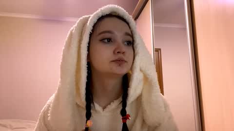 Snapshot of thaliakuchem chatting on February 2026 06:22:02 PM Yumi online show from February 2026 06:22:02 PM