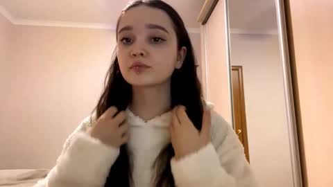 Snapshot of thaliakuchem chatting on February 2026 06:55:02 PM Yumi online show from February 2026 06:55:02 PM