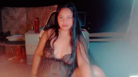 Snapshot of thalie_mae chatting on December 2025 10:17:02 PM Mae online show from December 2025 10:17:02 PM