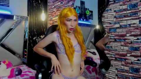 Snapshot of thamara_roberts chatting on April 2026 02:02:01 AM thamara_roberts online show from April 2026 02:02:01 AM