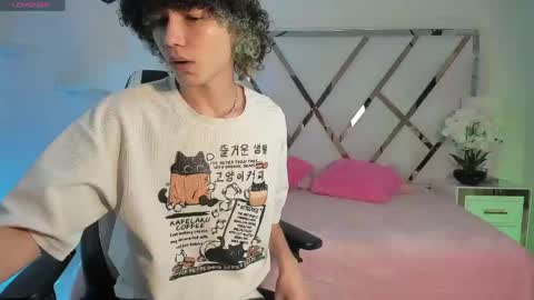 thanier_18 online show from May 2026 07:43:01 PM