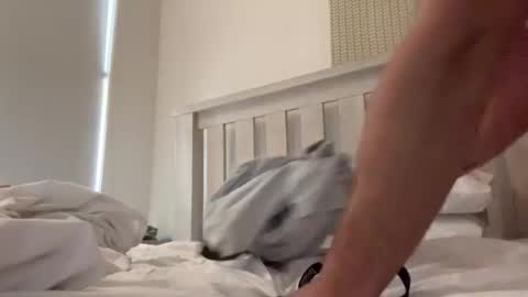 Blue Eyed British Boy online show from January 2026 01:10:02 AM