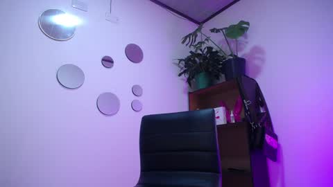 the girl of your dreams online show from January 2025 01:30:01 AM