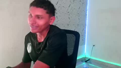 Snapshot of the_crack71 chatting on September 2025 12:43:01 PM Sean OPry online show from September 2025 12:43:01 PM