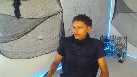 Snapshot of the_crack71 chatting on October 2025 12:13:02 PM Sean OPry online show from October 2025 12:13:02 PM