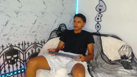 Snapshot of the_crack71 chatting on October 2025 04:27:01 PM Sean OPry online show from October 2025 04:27:01 PM