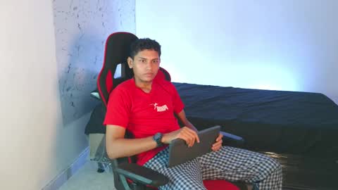 Snapshot of the_crack71 chatting on November 2025 02:55:02 PM Sean OPry online show from November 2025 02:55:02 PM