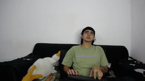 Snapshot of the_r00m chatting on September 2025 04:31:02 PM Jaime Angela online show from September 2025 04:31:02 PM