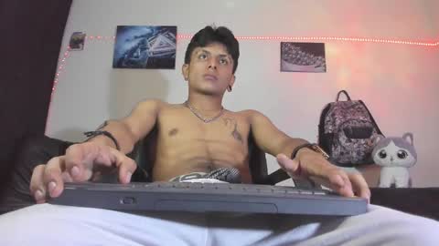 Snapshot of the_weed_guys chatting on December 2024 02:33:02 AM Danny online show from December 2024 02:33:02 AM