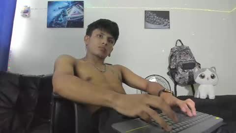 Snapshot of the_weed_guys chatting on December 2024 08:10:02 PM Danny online show from December 2024 08:10:02 PM