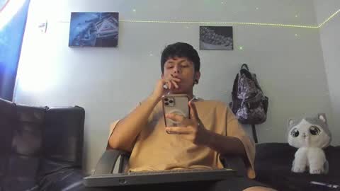 Snapshot of the_weed_guys chatting on January 2025 06:56:01 PM Danny online show from January 2025 06:56:01 PM