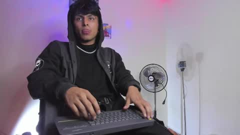 Snapshot of the_weed_guys chatting on January 2025 12:46:01 AM Danny online show from January 2025 12:46:01 AM