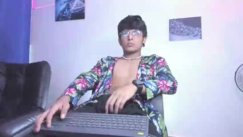 Snapshot of the_weed_guys chatting on January 2025 11:32:02 PM Danny online show from January 2025 11:32:02 PM