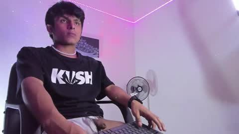 Snapshot of the_weed_guys chatting on January 2025 12:38:01 AM Danny online show from January 2025 12:38:01 AM