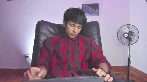 Snapshot of the_weed_guys chatting on January 2025 01:48:02 AM Danny online show from January 2025 01:48:02 AM