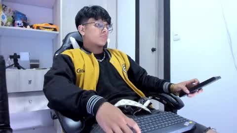 Snapshot of the_weed_guys chatting on October 2025 06:10:02 AM Danny online show from October 2025 06:10:02 AM