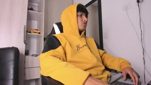 Snapshot of the_weed_guys chatting on October 2025 06:12:01 AM Danny online show from October 2025 06:12:01 AM