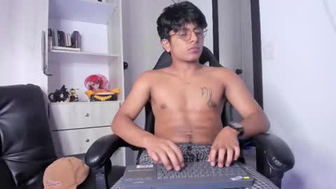 Snapshot of the_weed_guys chatting on November 2025 01:04:02 AM Danny online show from November 2025 01:04:02 AM