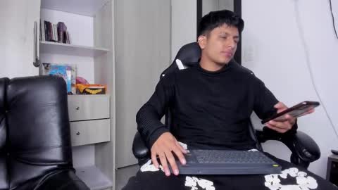 Snapshot of the_weed_guys chatting on November 2025 02:55:02 AM Danny online show from November 2025 02:55:02 AM