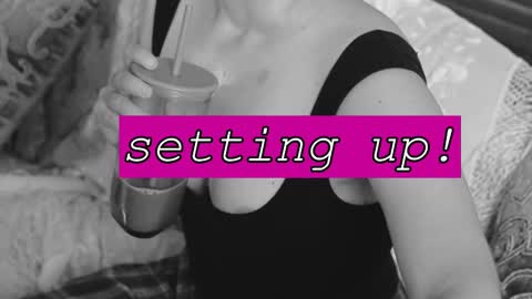 Joan online show from September 2025 07:25:02 PM