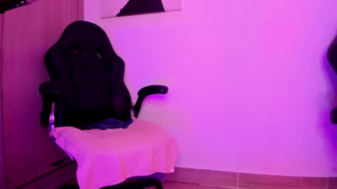 Alicia Alikath  online show from January 2025 04:19:01 AM